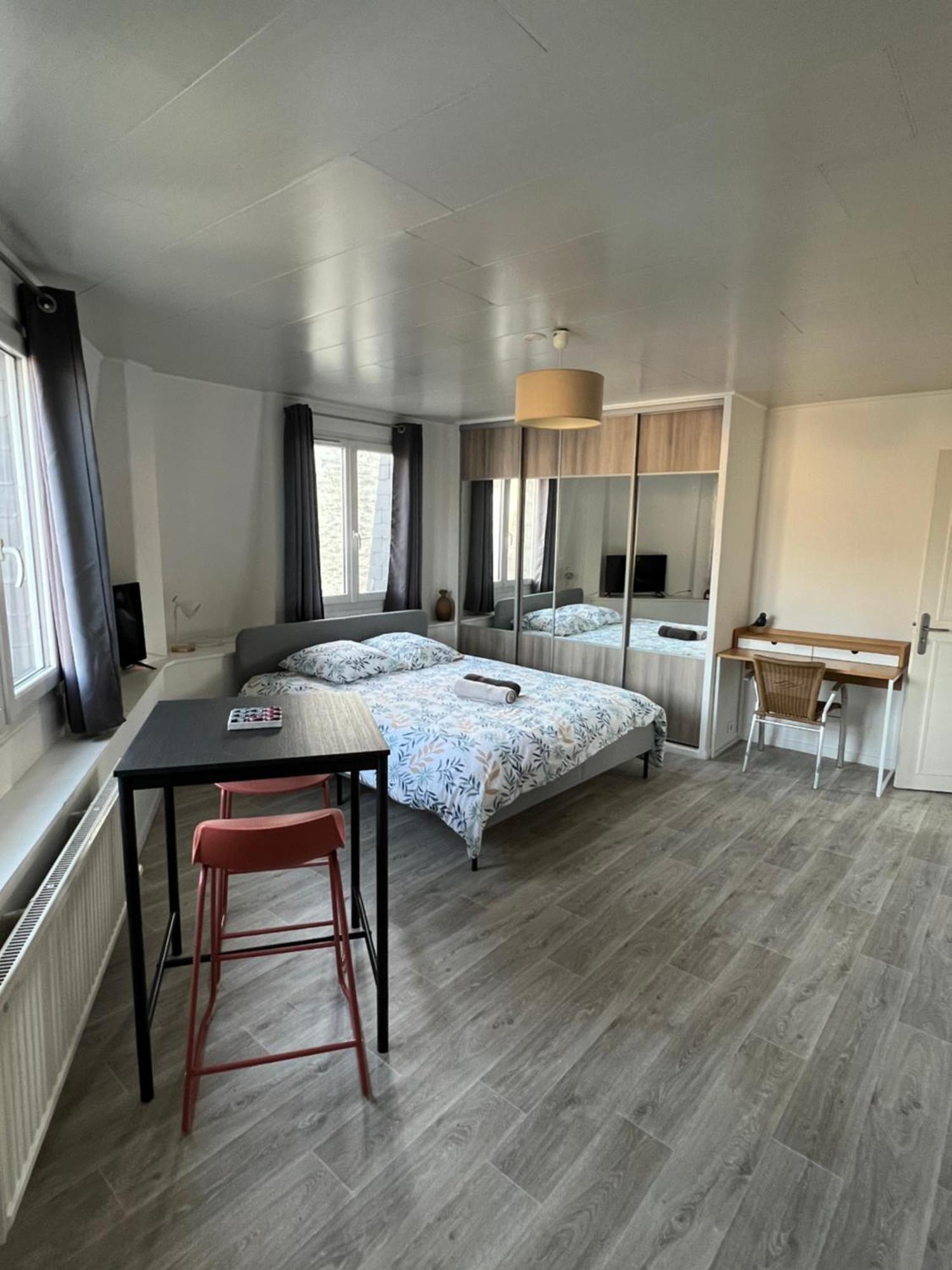 Le Stud' Joli Appartement Lumineux En Plein Centre Ville Cherbourg-en-Cotentin Exterior foto